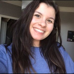 Meet your Posher, Kaylie